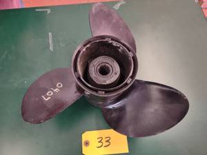 lot 33 image: 15x17 Propeller (0407) 591200...