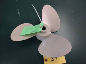 lot 39 image: OMC 13x15 Propeller (0716) A389265...