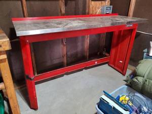 lot 12 image: 72X42X24 Craftsman Metal Workbench Heavy and Solid
