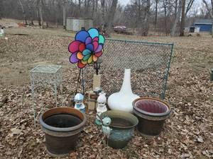 lot 22 image: Lawn Dcor and Planters, Little Boy & Girl Garden dcor, Metal Plant Stand Large Planter Pots and More