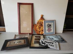 lot 25 image: Lot of household Dcor With Wooden 3D Clown Hanging, Wildlife Thermometer and More