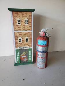 lot 26 image: Fire Extiguisher with Unique FireHall Storage Case