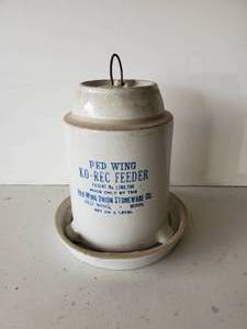 lot 28 image: Red Wing Ko-Rec Feeder w rare bottom plate Good Condition great Display Piece