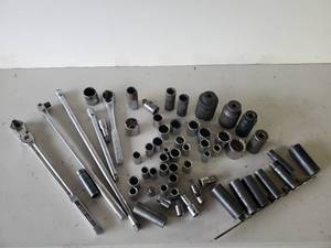 lot 44 image: Craftsman 12 Sockets Wrench Set - Quality