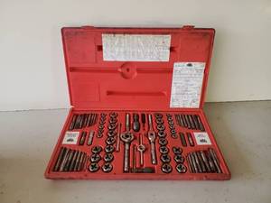lot 49 image: Mac Tools Tap and Dies Set