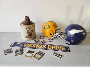 lot 81 image: Vikings Greenbay MN Gophers Lot Cool Stuff here Gang, Look Close