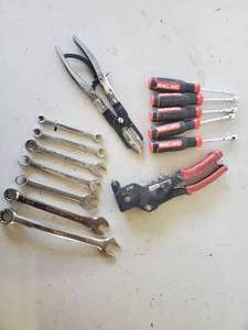 lot 113 image: Craftsman Wrenches Screwdrivers and More - Quality