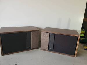 lot 132 image: Pair of Bose Speakers 301 Series II