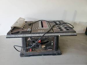 lot 135 image: 10 Chicago Table Saw With Blade works NOTICE Buyer is responsible for Loading and Removal 