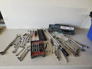 lot 147 image: Craftsman Tool Lot, Microtork Torque Wrench, Wrenches, and more - Quality 
