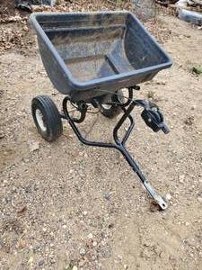 lot 222 image: Pull Behind Seeder in Good Working condition