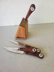 lot 248 image: Stainless Steel Set of Steak Knives Made in England with wildlife Dcor on Wood Handle