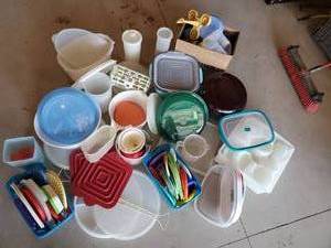 lot 250 image: Huge Lot of Tupperware Crofton and Much Much More