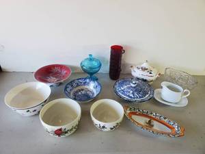 lot 252 image: Beautiful Lot of Dishware Handmade Marcella Vibrant Red Dish, Liberty Blue Dishes one with Lid, Hand Painted made in Germany Phesant Dish and More