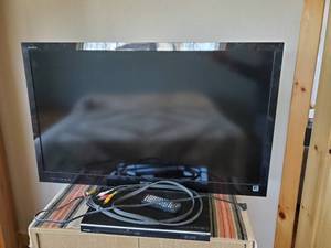 lot 259 image: Working 42 Sony Bravia TV and Toshiba DVD Player NOTICE Buyer is responsible for Loading and Removal 