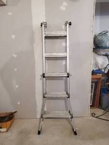 lot 287 image: Aluminum Ladder in Good Solid Condition