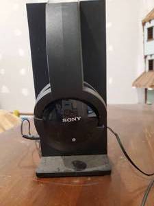 lot 290 image: Sony Wireless Headphones  in Good Used condition
