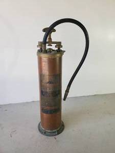lot 305 image: The Captain Fyr-Fyter Fire Extinguisher