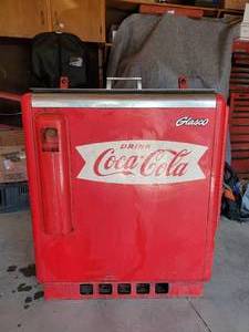 HOLY SMOKES LOOK AT THIS!! Vintage Soda Shop Glasco Coca-Cola Cooler in Great Vintage Condition Still with original paint!! ****NOTICE Buyer is responsible for Loading and Removal***&nbsp;