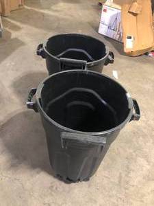 lot 2 image: Lot of HDX 32 Gal. Black Outdoor Vented Trash Can with Wheels, Domed Lid, Rounded Handles, and Reinforced Foothold Customer Returns See Pictures