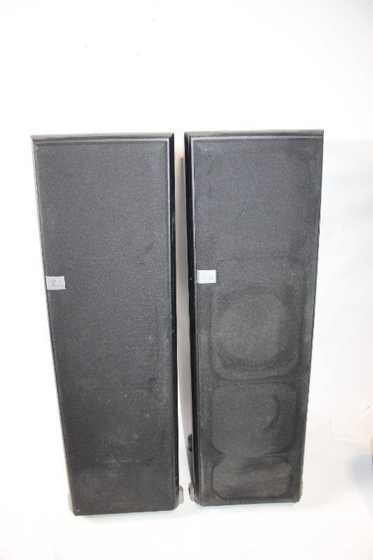 Pair of JBL Northridge Series N38II Floorstanding Speakers Pair of JBL Northridge Series N38II Floorstanding Speakers