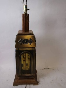 lot 2 image: Vintage Wooden and Brass Table Lamp