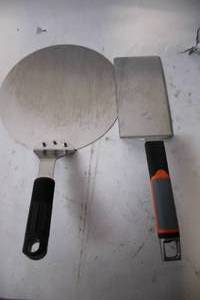 lot 6 image: Pizza Peel and Dough Scraper Kitchen Tools
