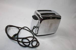 lot 130 image: Vintage Chrome Two-Slice Toaster with Cloth Cord