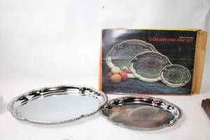 lot 135 image: Set of 3 Elegant Oval Silver-Plated Trays