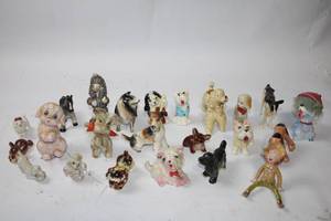 lot 140 image: Set of 21 Vintage Animal and Character Ceramic Figurines