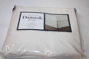 lot 142 image: Charter Club Damask Twin Bedskirt with 16 Skirt Drop