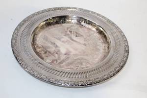 lot 164 image: International Silverplate Round Serving Tray 12 Inch Diameter