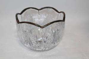 lot 167 image: 7-Inch Crystal Bowl with Etched Pine Tree Design