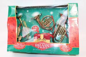 lot 180 image: Kurt S. Adler The Brass Trio Musical Christmas Decorations