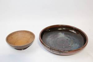 lot 181 image: Set of 2 Ceramic Bowls with Rustic Glaze