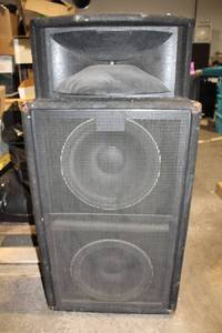 lot 201 image: Peavey SP-4 Sound Reinforcement System Speaker