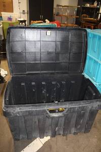 lot 205 image: Contico Tuff Bin Storage Chest