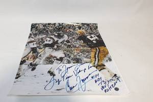 lot A-220 image: Autographed Chuck Foreman Snow Game Photograph 16x20 with Authenticity