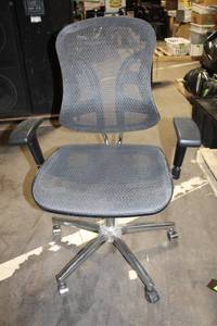lot 222 image: Adjustable Office Chair with Mesh Back and Armrests