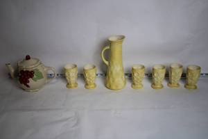 lot 223 image: Vintage Ceramic Tea Set with Teapot, Pitcher, and 6 Cups