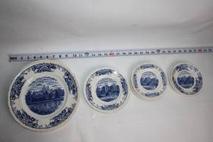 lot 225 image: Set of 15 Royal Swan Historic Castles Porcelain Plates