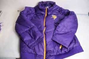 lot 247 image: NFL Minnesota Vikings Reebok 3XL Purple Puffer Jacket