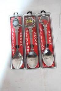 lot 278 image: Set of 3 Toronto Souvenir Collector Spoons by William Rogers