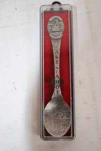 lot 288 image: Lake Tahoe Souvenir Collectors Spoon in Presentation Case