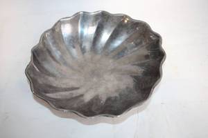 lot 301 image: Vintage Silver Metal Fluted Serving Bowl