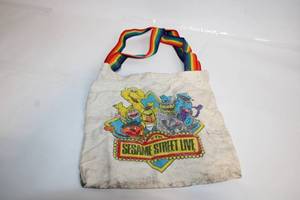 lot 316 image: Vintage Sesame Street Live Tote Bag with Rainbow Handle