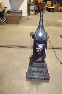 lot 356 image: Used Hoover WindTunnel Ultra Self-Propelled Upright Vacuum