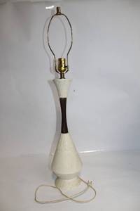 lot 362 image: Mid-Century Modern Table Lamp with Brass Socket