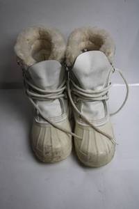 lot 386 image: Sorel Womens Winter Boots with Fur Lining, Size 6