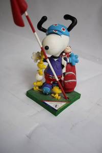 lot 393 image: Westland Giftware Snoopy Jolly Golfer Figurine by Peanuts